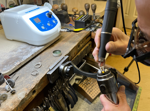 K 1040 Micromotor Foredom High Torque from the low 500RPM start, all the way up to the 50,000RPM High Speed